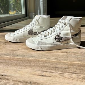 Women’s Nike Blazer Mid ‘77 Snakeskin Size 8.5 Sneakers